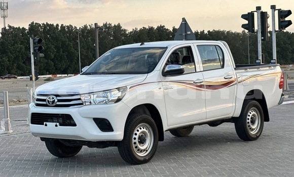 Acheter Occasion Voiture Toyota Hilux Blanc à Brazzaville, Commune de Brazzaville Acheter Occasion Voiture Toyota Hilux Blanc à Brazzaville, Commune de Brazzaville