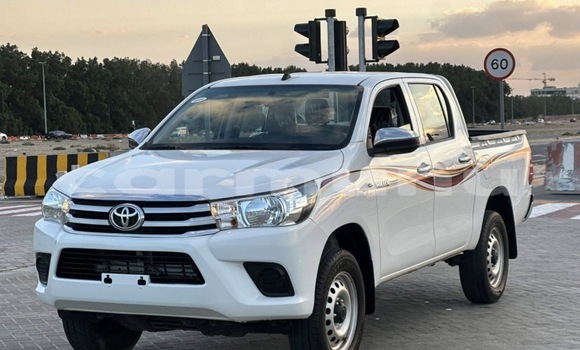 Acheter Occasion Voiture Toyota Hilux Blanc à Brazzaville, Commune de Brazzaville Acheter Occasion Voiture Toyota Hilux Blanc à Brazzaville, Commune de Brazzaville
