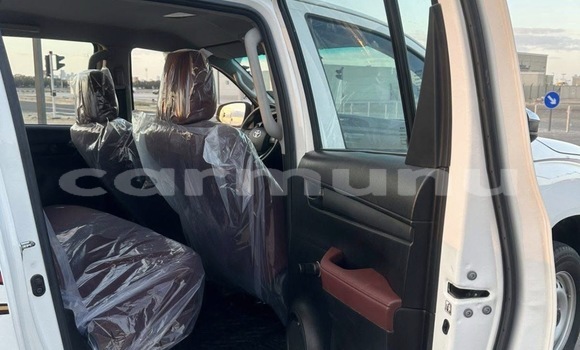 Acheter Occasion Voiture Toyota Hilux Blanc à Brazzaville, Commune de Brazzaville Acheter Occasion Voiture Toyota Hilux Blanc à Brazzaville, Commune de Brazzaville