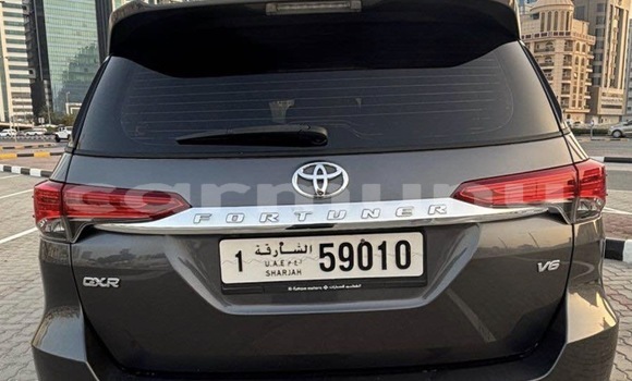 Acheter Occasion Voiture Toyota Fortuner Gris à Pointe–Noire, Région du Kouilou Acheter Occasion Voiture Toyota Fortuner Gris à Pointe–Noire, Région du Kouilou