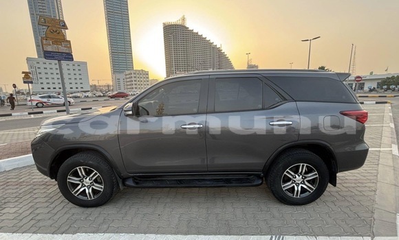 Acheter Occasion Voiture Toyota Fortuner Gris à Pointe–Noire, Région du Kouilou Acheter Occasion Voiture Toyota Fortuner Gris à Pointe–Noire, Région du Kouilou