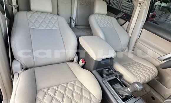 Acheter Occasion Voiture Toyota Prado Noir à Brazzaville, Commune de Brazzaville Acheter Occasion Voiture Toyota Prado Noir à Brazzaville, Commune de Brazzaville