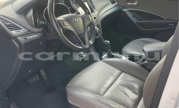 Acheter Occasion Voiture Hyundai Santa Fe Gris à Brazzaville, Commune de Brazzaville Acheter Occasion Voiture Hyundai Santa Fe Gris à Brazzaville, Commune de Brazzaville