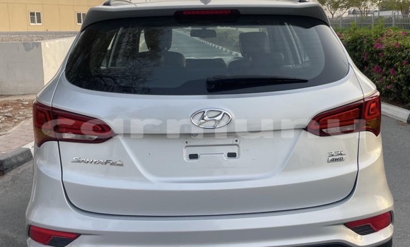 Acheter Occasion Voiture Hyundai Santa Fe Gris à Brazzaville, Commune de Brazzaville Acheter Occasion Voiture Hyundai Santa Fe Gris à Brazzaville, Commune de Brazzaville
