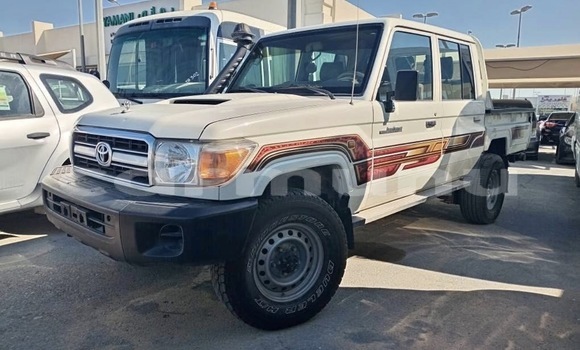 Acheter Occasion Voiture Toyota Land Cruiser Blanc à Pointe–Noire, Région du Kouilou