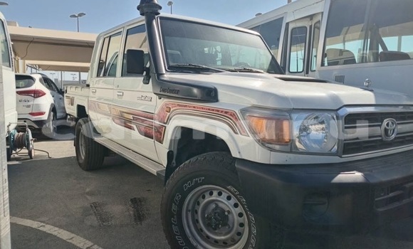 Acheter Occasion Voiture Toyota Land Cruiser Blanc à Pointe–Noire, Région du Kouilou Acheter Occasion Voiture Toyota Land Cruiser Blanc à Pointe–Noire, Région du Kouilou