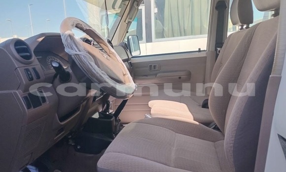 Acheter Occasion Voiture Toyota Land Cruiser Blanc à Pointe–Noire, Région du Kouilou Acheter Occasion Voiture Toyota Land Cruiser Blanc à Pointe–Noire, Région du Kouilou