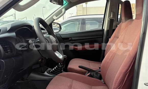 Acheter Occasion Voiture Toyota Hilux Blanc à Brazzaville, Commune de Brazzaville Acheter Occasion Voiture Toyota Hilux Blanc à Brazzaville, Commune de Brazzaville