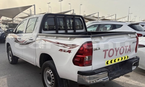 Acheter Occasion Voiture Toyota Hilux Blanc à Brazzaville, Commune de Brazzaville Acheter Occasion Voiture Toyota Hilux Blanc à Brazzaville, Commune de Brazzaville