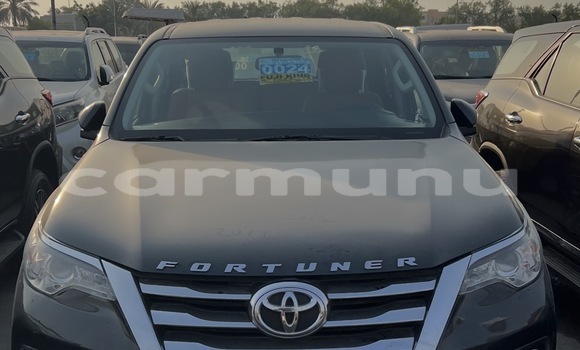 Acheter Occasion Voiture Toyota Fortuner Noir à Brazzaville, Commune de Brazzaville Acheter Occasion Voiture Toyota Fortuner Noir à Brazzaville, Commune de Brazzaville