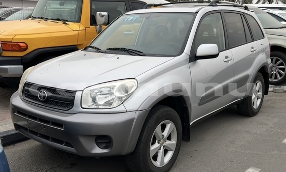 Acheter Occasion Voiture Toyota RAV4 Gris à Brazzaville, Commune de Brazzaville Acheter Occasion Voiture Toyota RAV4 Gris à Brazzaville, Commune de Brazzaville