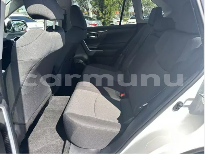Big with watermark toyota rav4 plateaux djambala 9100