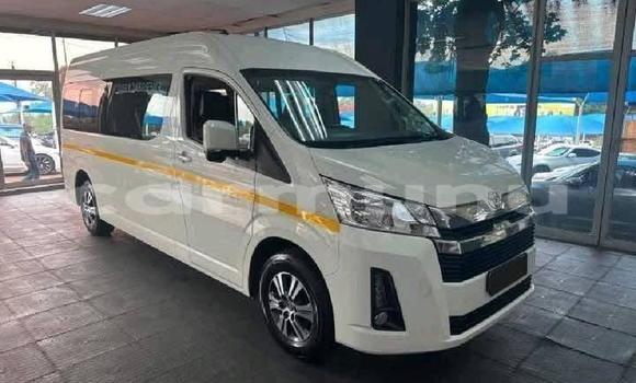 Acheter Occasion Voiture Toyota Hiace Blanc à Djambala, Plateaux Acheter Occasion Voiture Toyota Hiace Blanc à Djambala, Plateaux