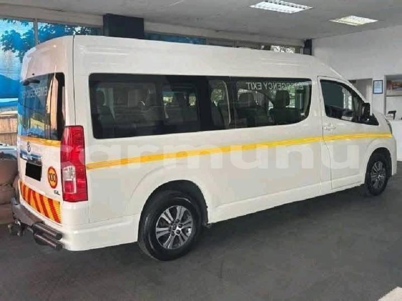 Big with watermark toyota hiace plateaux djambala 9106
