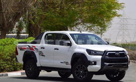 Acheter Occasion Voiture Toyota Hilux Blanc à Brazzaville, Commune de Brazzaville Acheter Occasion Voiture Toyota Hilux Blanc à Brazzaville, Commune de Brazzaville