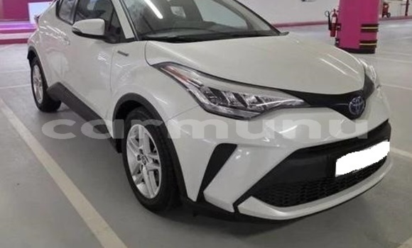 Acheter Occasion Voiture Toyota C-HR Blanc à Brazzaville, Commune de Brazzaville Acheter Occasion Voiture Toyota C-HR Blanc à Brazzaville, Commune de Brazzaville