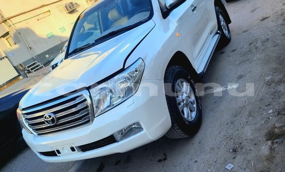 Acheter Occasion Voiture Toyota Land Cruiser Blanc à Import - Dubai, Région de la Bouenza Acheter Occasion Voiture Toyota Land Cruiser Blanc à Import - Dubai, Région de la Bouenza