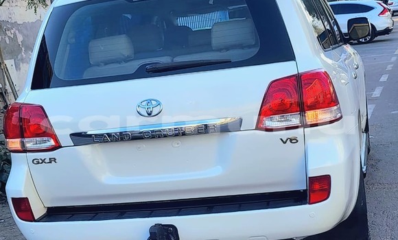 Acheter Occasion Voiture Toyota Land Cruiser Blanc à Import - Dubai, Région de la Bouenza Acheter Occasion Voiture Toyota Land Cruiser Blanc à Import - Dubai, Région de la Bouenza