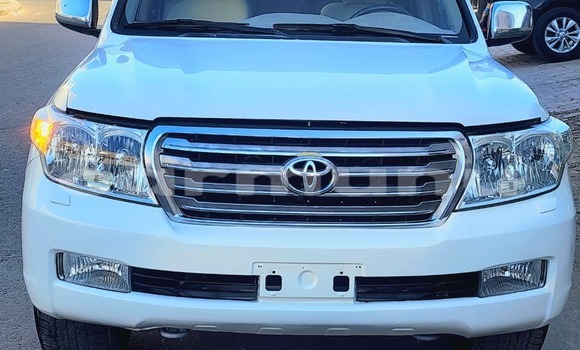 Acheter Occasion Voiture Toyota Land Cruiser Blanc à Import - Dubai, Région de la Bouenza Acheter Occasion Voiture Toyota Land Cruiser Blanc à Import - Dubai, Région de la Bouenza