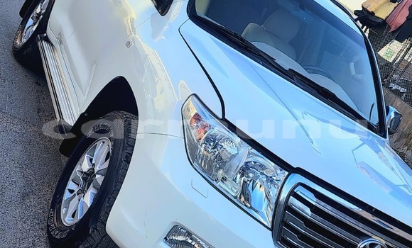 Acheter Occasion Voiture Toyota Land Cruiser Blanc à Import - Dubai, Région de la Bouenza Acheter Occasion Voiture Toyota Land Cruiser Blanc à Import - Dubai, Région de la Bouenza