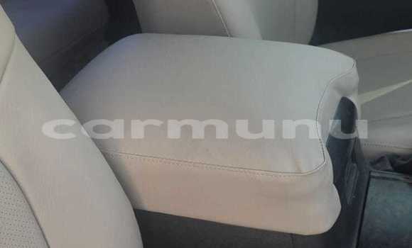 Acheter Occasion Voiture Toyota Land Cruiser Blanc à Import - Dubai, Région de la Bouenza Acheter Occasion Voiture Toyota Land Cruiser Blanc à Import - Dubai, Région de la Bouenza