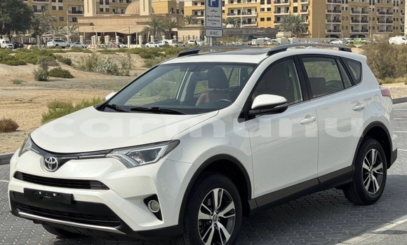 Acheter Occasion Voiture Toyota RAV4 Blanc à Pointe–Noire, Région du Kouilou Acheter Occasion Voiture Toyota RAV4 Blanc à Pointe–Noire, Région du Kouilou