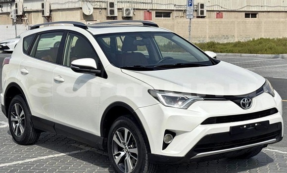 Acheter Occasion Voiture Toyota RAV4 Blanc à Pointe–Noire, Région du Kouilou Acheter Occasion Voiture Toyota RAV4 Blanc à Pointe–Noire, Région du Kouilou