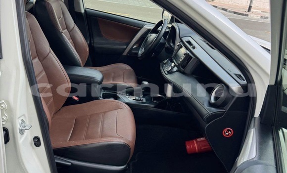 Acheter Occasion Voiture Toyota RAV4 Blanc à Pointe–Noire, Région du Kouilou Acheter Occasion Voiture Toyota RAV4 Blanc à Pointe–Noire, Région du Kouilou