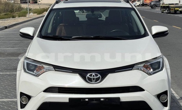Acheter Occasion Voiture Toyota RAV4 Blanc à Pointe–Noire, Région du Kouilou Acheter Occasion Voiture Toyota RAV4 Blanc à Pointe–Noire, Région du Kouilou