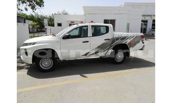 Acheter Import Voiture Mitsubishi L200 Blanc à Import - Dubai, Région de la Bouenza Acheter Import Voiture Mitsubishi L200 Blanc à Import - Dubai, Région de la Bouenza