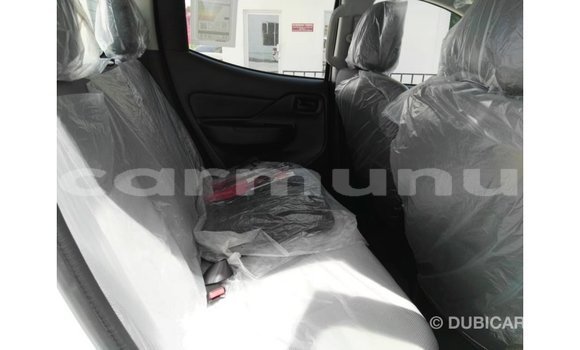 Acheter Import Voiture Mitsubishi L200 Blanc à Import - Dubai, Région de la Bouenza Acheter Import Voiture Mitsubishi L200 Blanc à Import - Dubai, Région de la Bouenza