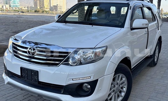 Acheter Occasion Voiture Toyota Fortuner Blanc à Brazzaville, Commune de Brazzaville Acheter Occasion Voiture Toyota Fortuner Blanc à Brazzaville, Commune de Brazzaville