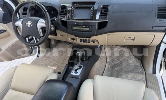 Acheter Occasion Voiture Toyota Fortuner Blanc à Brazzaville, Commune de Brazzaville Acheter Occasion Voiture Toyota Fortuner Blanc à Brazzaville, Commune de Brazzaville