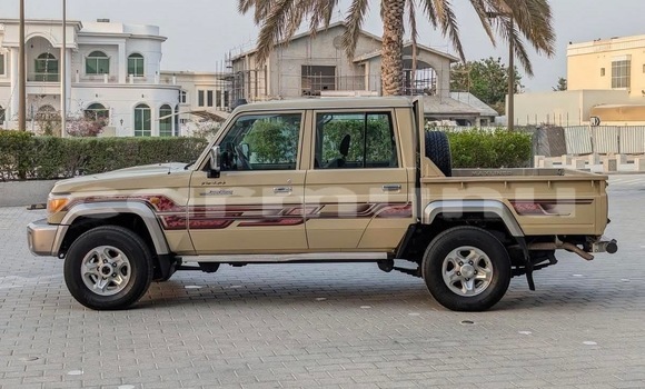 Acheter Occasion Voiture Toyota Land Cruiser Marron à Brazzaville, Commune de Brazzaville Acheter Occasion Voiture Toyota Land Cruiser Marron à Brazzaville, Commune de Brazzaville