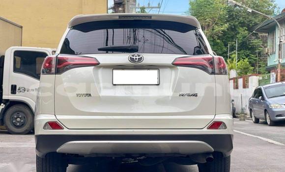 Buy Used Toyota RAV4 White Car in Brazzaville in Municipality of Brazzaville Buy Used Toyota RAV4 White Car in Brazzaville in Municipality of Brazzaville