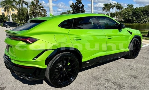 Acheter Occasion Voiture Lamborghini Urus Vert à Dolisie, Région du Niari Acheter Occasion Voiture Lamborghini Urus Vert à Dolisie, Région du Niari