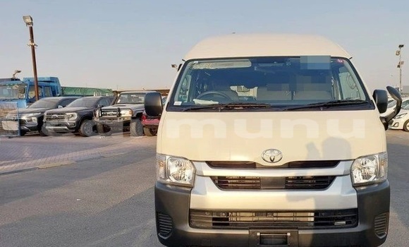 Acheter Occasion Voiture Toyota Hiace Blanc à Brazzaville, Commune de Brazzaville Acheter Occasion Voiture Toyota Hiace Blanc à Brazzaville, Commune de Brazzaville