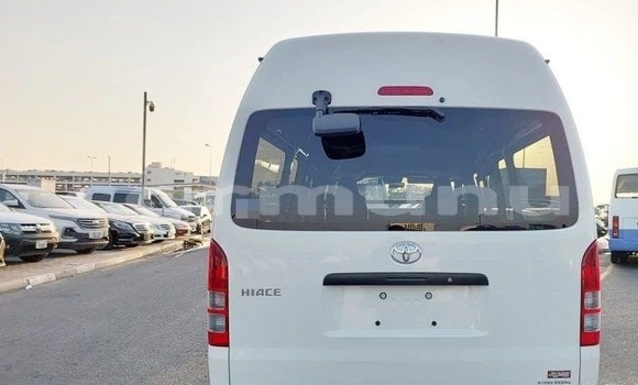 Acheter Occasion Voiture Toyota Hiace Blanc à Brazzaville, Commune de Brazzaville Acheter Occasion Voiture Toyota Hiace Blanc à Brazzaville, Commune de Brazzaville