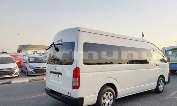 Acheter Occasion Voiture Toyota Hiace Blanc à Brazzaville, Commune de Brazzaville Acheter Occasion Voiture Toyota Hiace Blanc à Brazzaville, Commune de Brazzaville