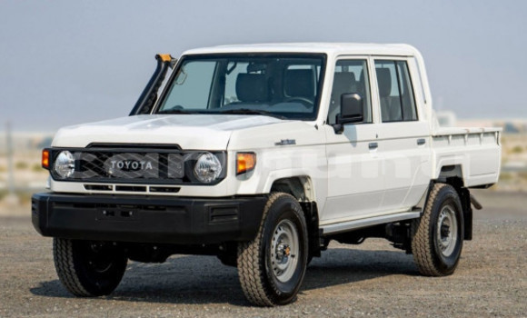 Acheter Occasion Voiture Toyota Land Cruiser Blanc à Brazzaville, Commune de Brazzaville Acheter Occasion Voiture Toyota Land Cruiser Blanc à Brazzaville, Commune de Brazzaville