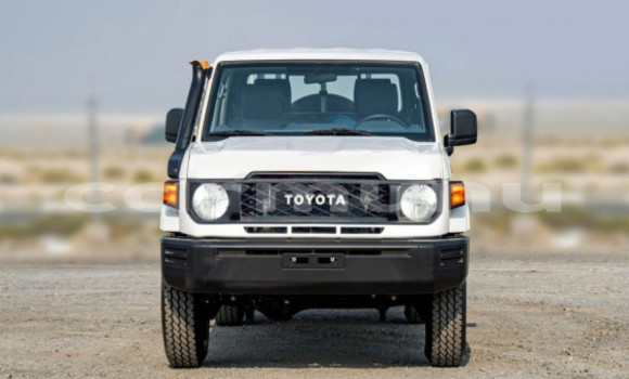Acheter Occasion Voiture Toyota Land Cruiser Blanc à Brazzaville, Commune de Brazzaville Acheter Occasion Voiture Toyota Land Cruiser Blanc à Brazzaville, Commune de Brazzaville