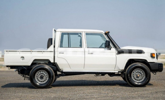 Acheter Occasion Voiture Toyota Land Cruiser Blanc à Brazzaville, Commune de Brazzaville Acheter Occasion Voiture Toyota Land Cruiser Blanc à Brazzaville, Commune de Brazzaville