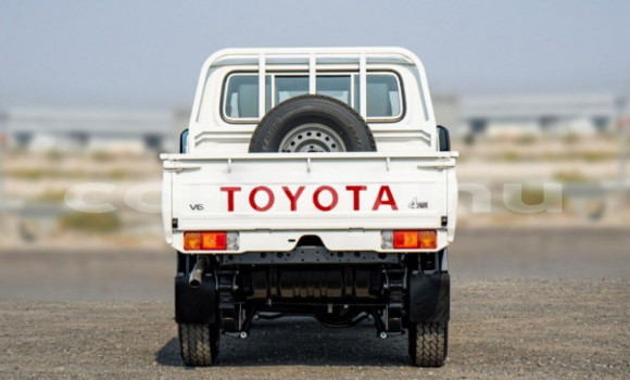 Acheter Occasion Voiture Toyota Land Cruiser Blanc à Brazzaville, Commune de Brazzaville Acheter Occasion Voiture Toyota Land Cruiser Blanc à Brazzaville, Commune de Brazzaville
