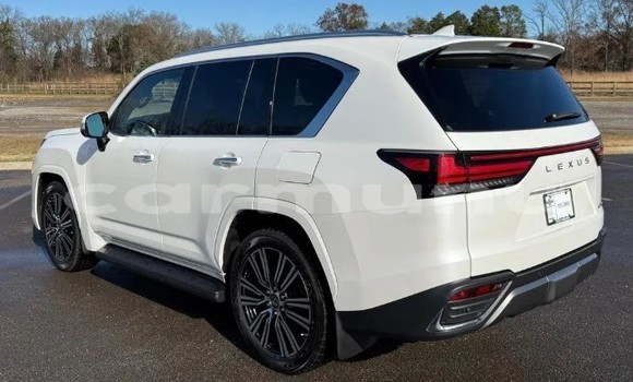Acheter Occasion Voiture Lexus LX Blanc à Djambala, Plateaux Acheter Occasion Voiture Lexus LX Blanc à Djambala, Plateaux