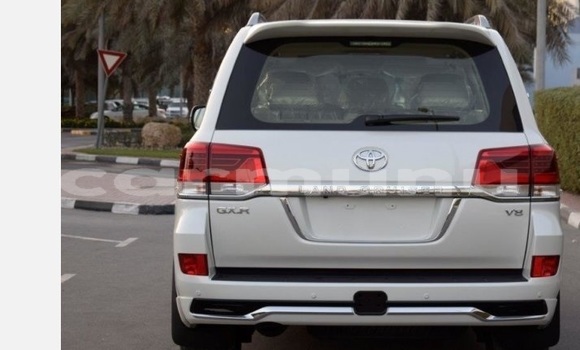 Buy Used Toyota Land Cruiser White Car in Brazzaville in Municipality of Brazzaville Buy Used Toyota Land Cruiser White Car in Brazzaville in Municipality of Brazzaville