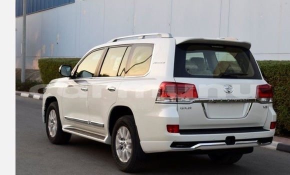 Buy Used Toyota Land Cruiser White Car in Brazzaville in Municipality of Brazzaville Buy Used Toyota Land Cruiser White Car in Brazzaville in Municipality of Brazzaville