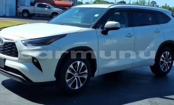 Buy Used Toyota Highlander White Car in Brazzaville in Municipality of Brazzaville Buy Used Toyota Highlander White Car in Brazzaville in Municipality of Brazzaville