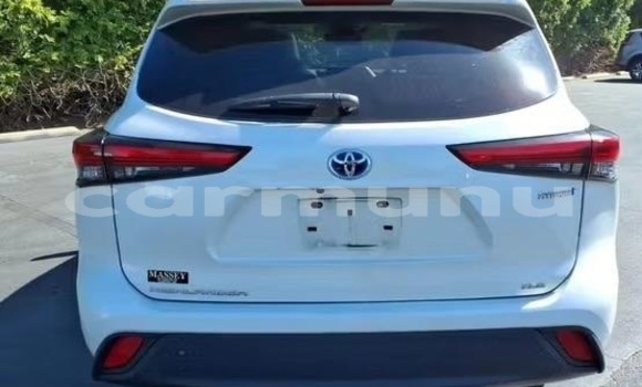 Buy Used Toyota Highlander White Car in Brazzaville in Municipality of Brazzaville Buy Used Toyota Highlander White Car in Brazzaville in Municipality of Brazzaville