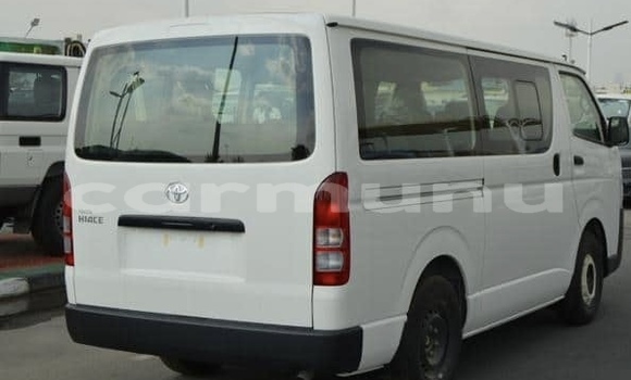 Buy Used Toyota Hiace White Car in Black Point in Kouilou region Buy Used Toyota Hiace White Car in Black Point in Kouilou region