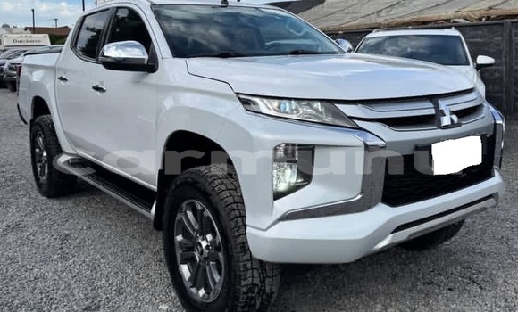 Acheter Occasion Voiture Mitsubishi L200 Blanc à Brazzaville, Commune de Brazzaville